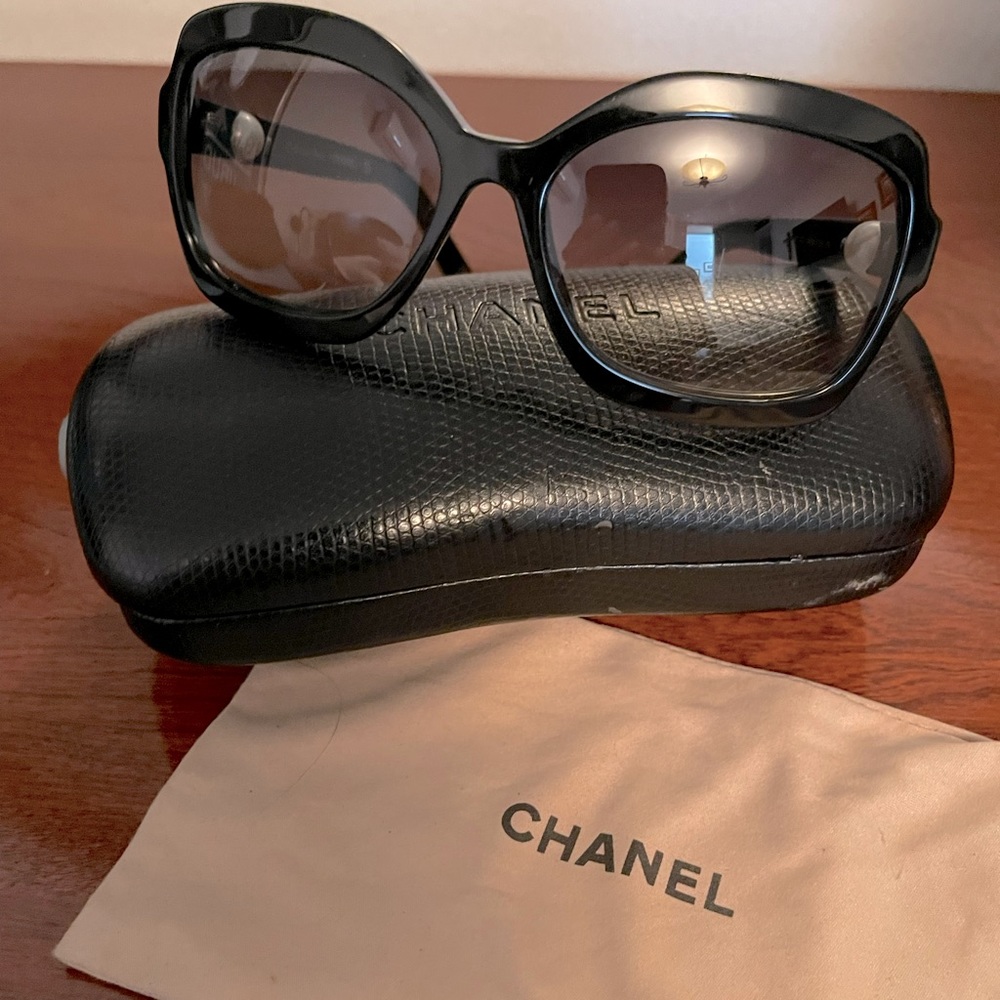 COPY - Chanel sunglasses! Beautiful temples pearl detail. Black frame & lenses